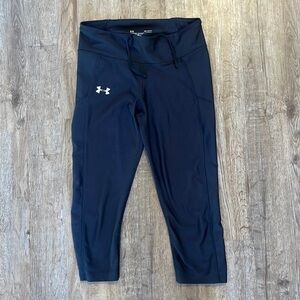 UNDER ARMOUR ACTIVEWEAR CAPRI LEGGINGS (M)